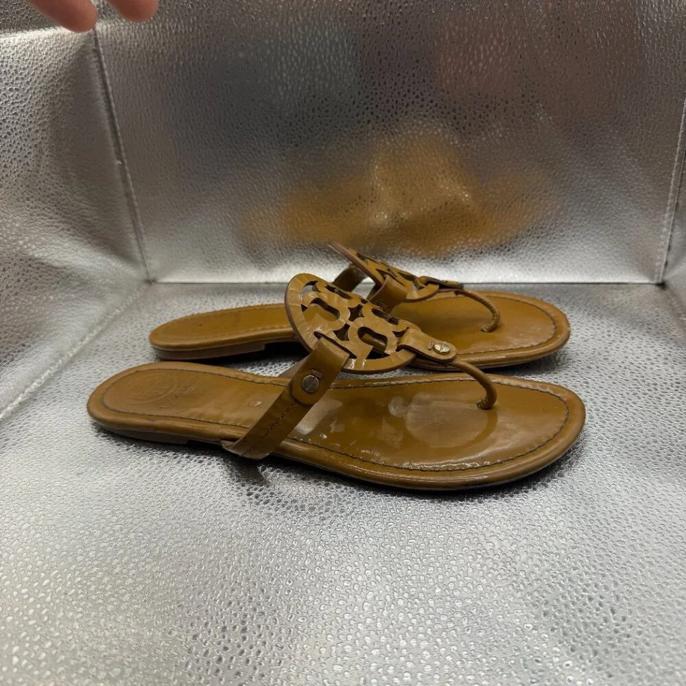 Size 9M Tory Burch Miller Tan Womens Patent Leather‎ Thong Flip Flops Sandal